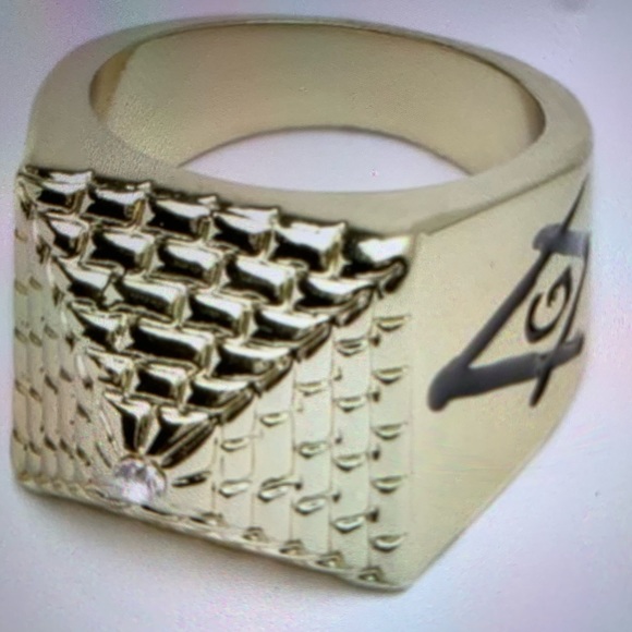 Ring - Picture 2 of 5